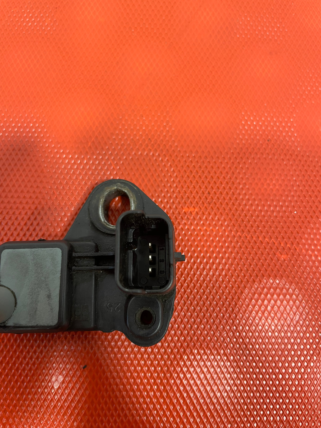 Citroen Berlingo/Peugeot Partner CRANKSHAFT POSITION SENSOR 1.6HDI P/N 9664387380