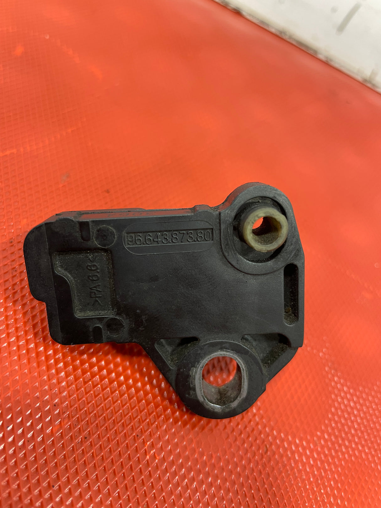 Citroen Berlingo/Peugeot Partner CRANKSHAFT POSITION SENSOR 1.6HDI P/N 9664387380