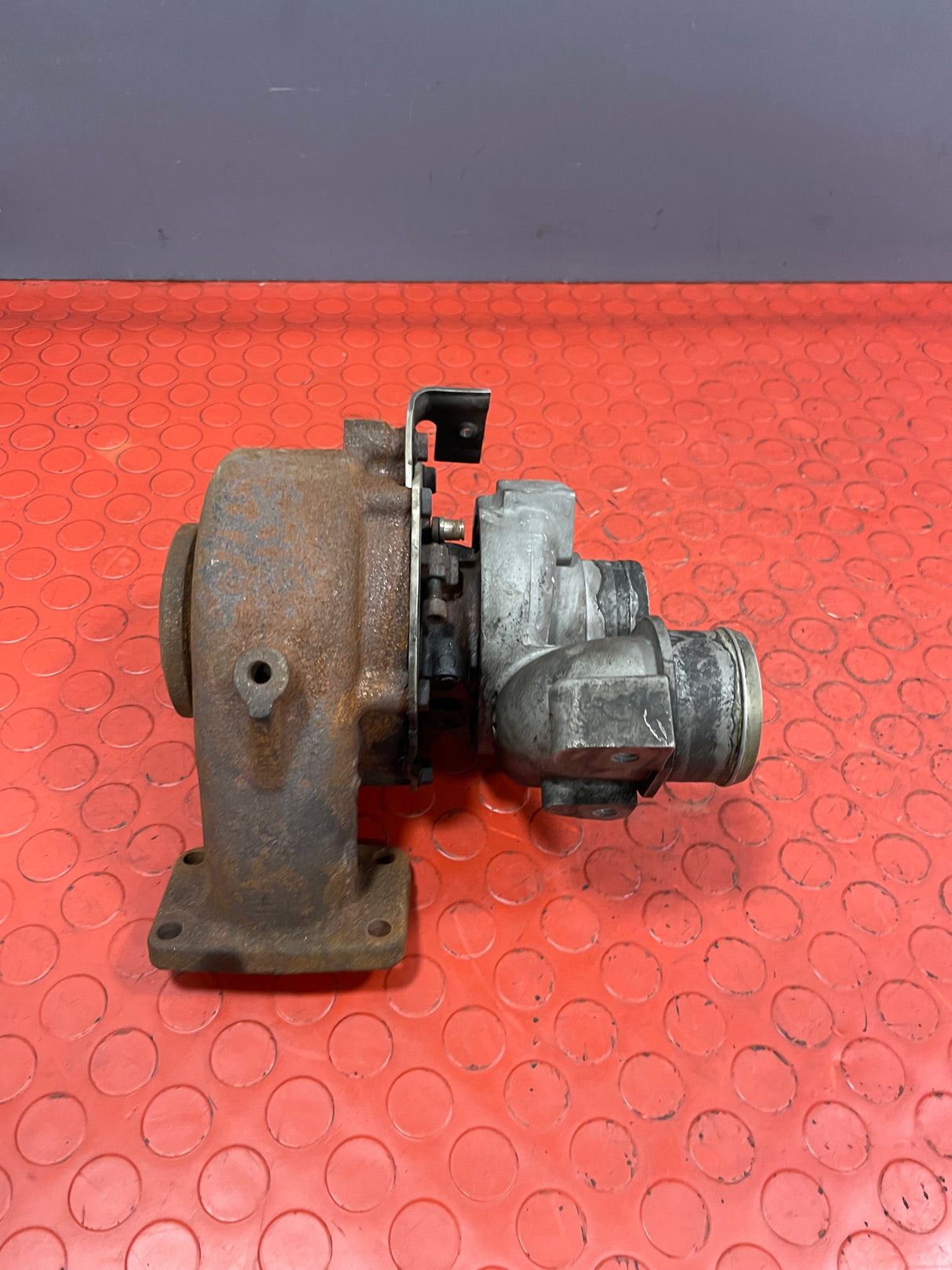Volkswagen Crafter TURBOCHARGER (w/o Actuator / has play on Impeller / Spares or Repairs) 2.5TDI 2007 P/N 076145701R
