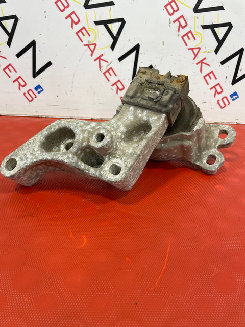 Renault ENGINE MOUNT  P/N 112841371R