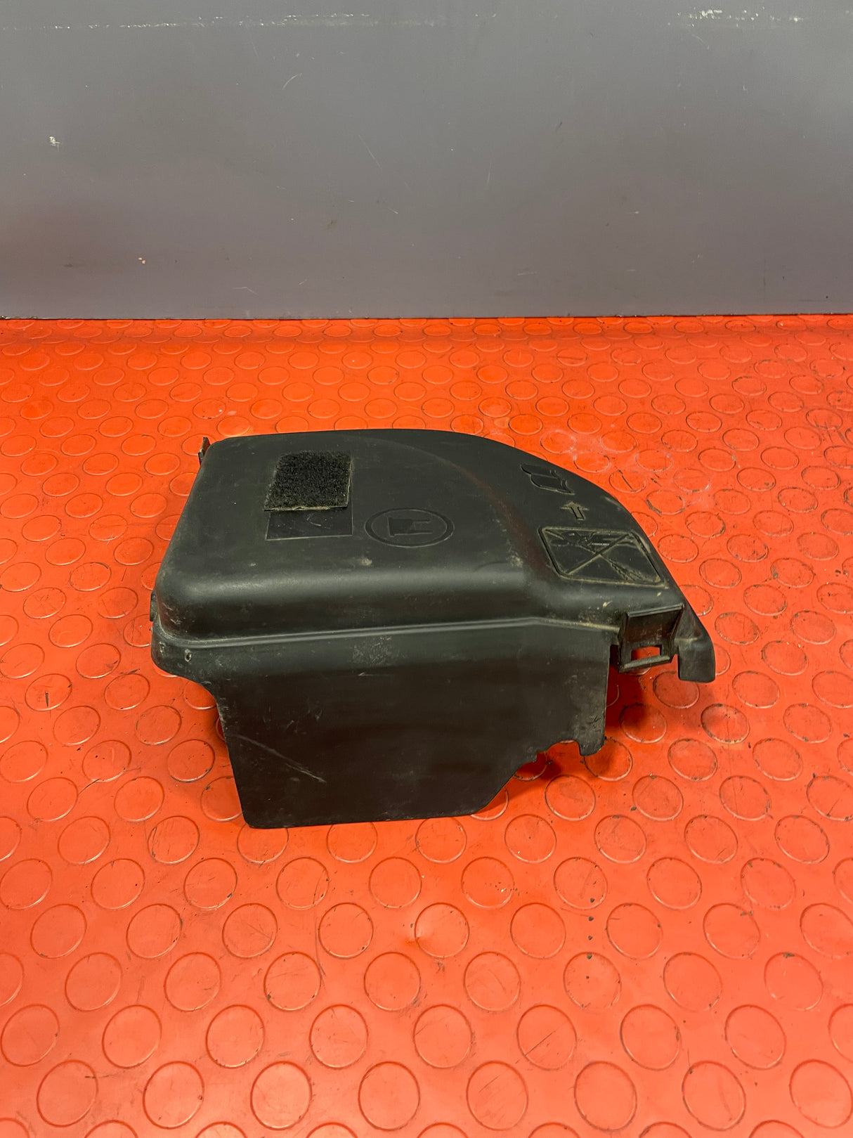 Citroen Berlingo/ Peugeot Partner FUSE BOX COVER 2008-2018 P/N 9658418180