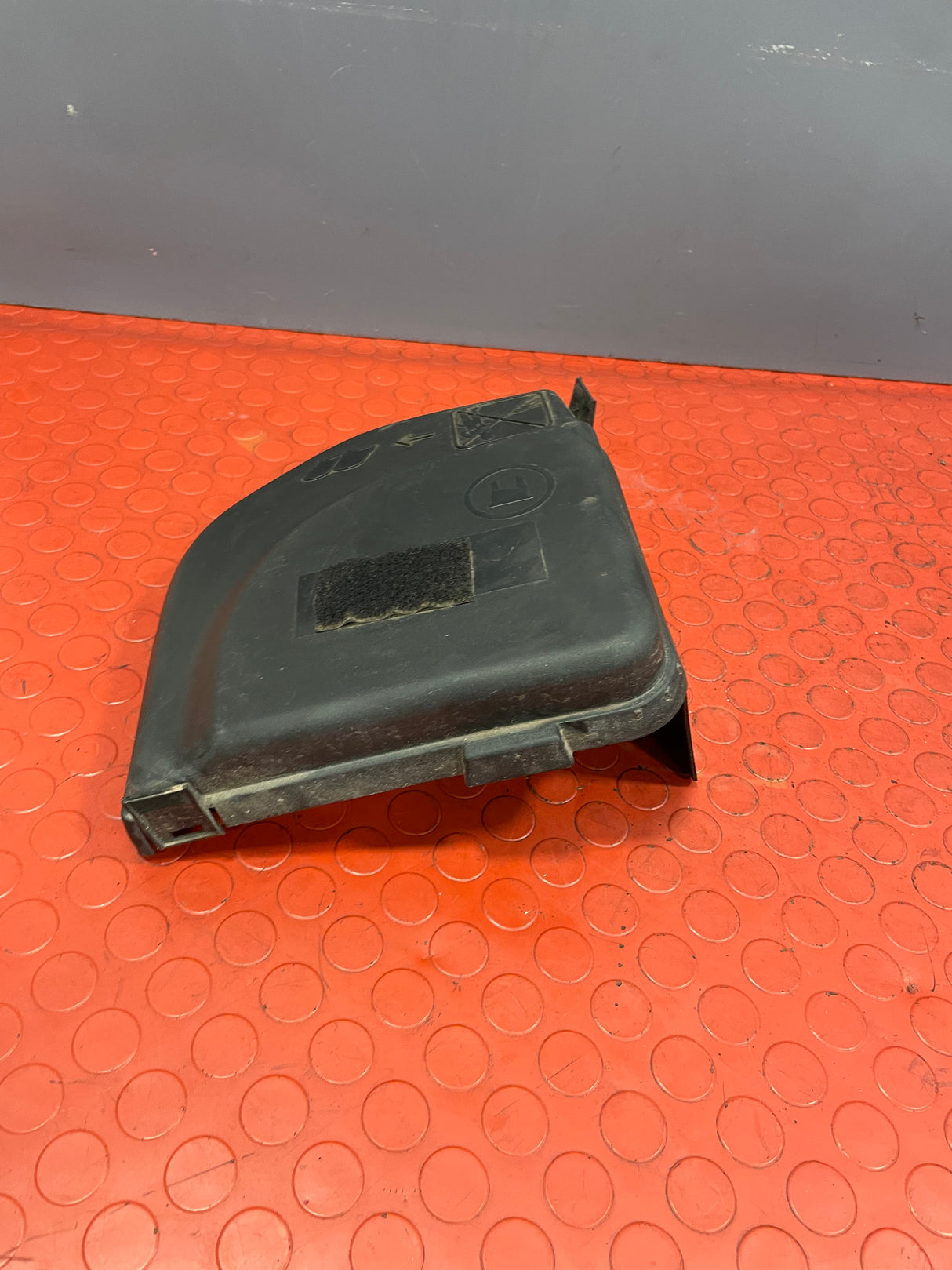 Citroen Berlingo/ Peugeot Partner FUSE BOX COVER 2008-2018 P/N 9658418180