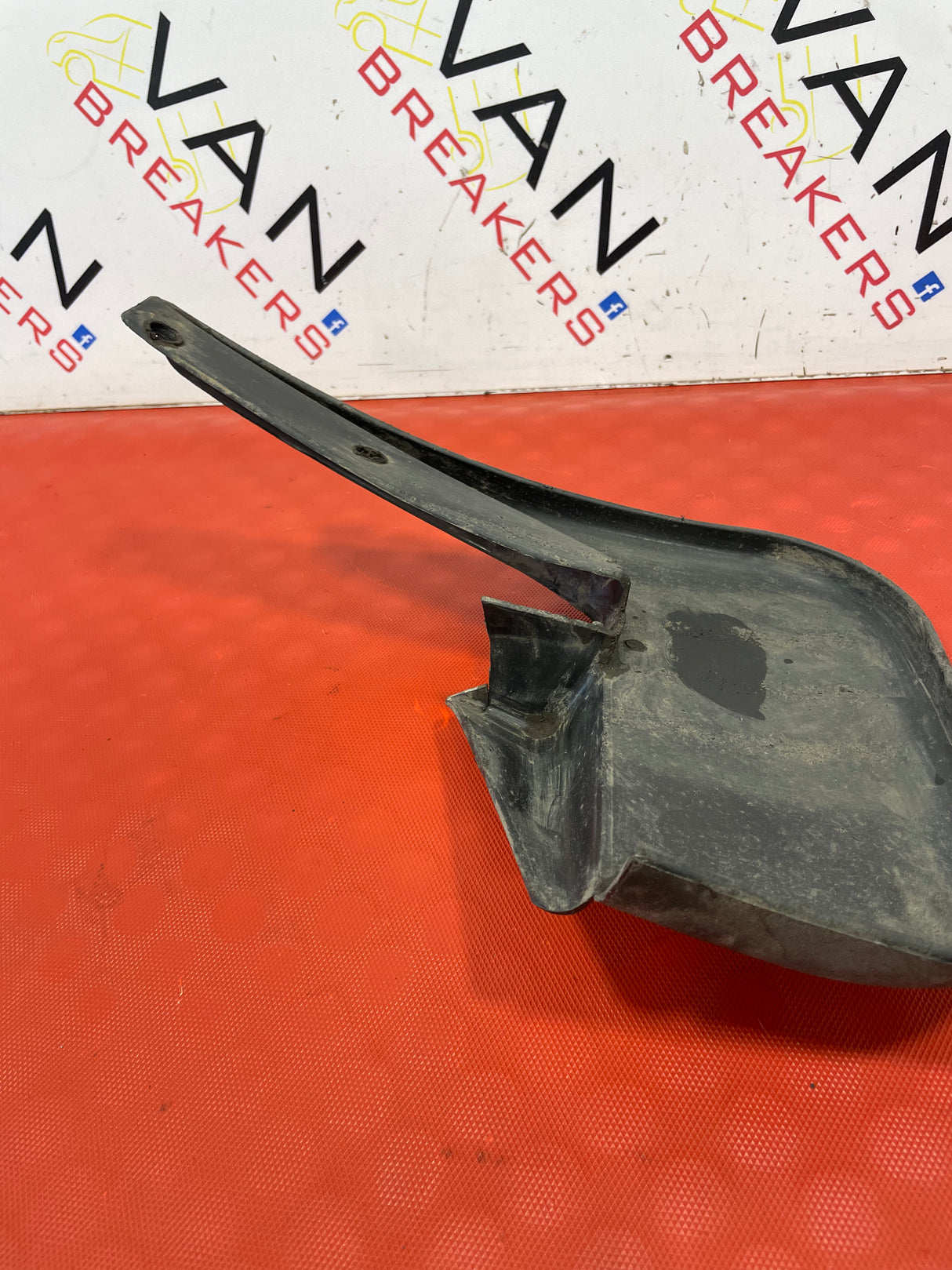 Ford Transit REAR LEFT MUDFLAP/MUDGARD P/N YC15V28345AGW