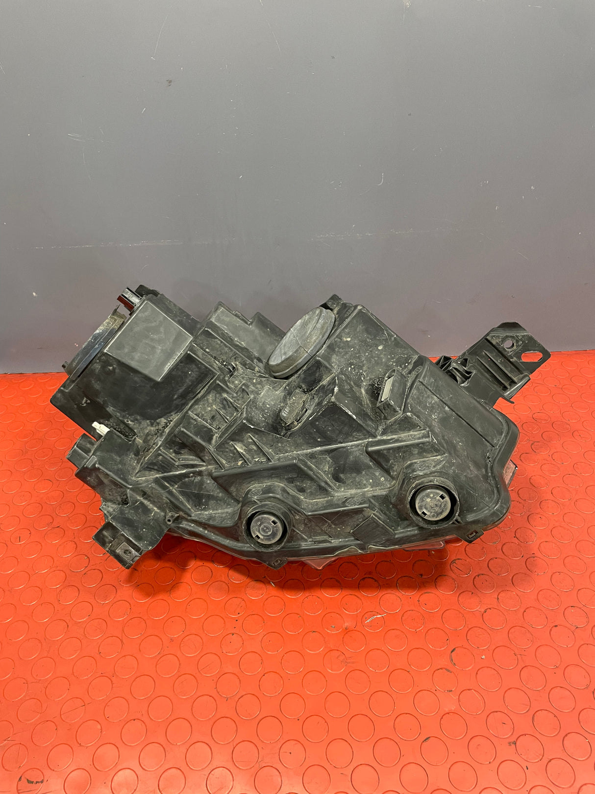 Citroen Berlingo HEADLIGHT ASSEMBLY Passenger's Side DAMAGED MOUNT - SEE PICS 2019-2024 P/N 9816824180