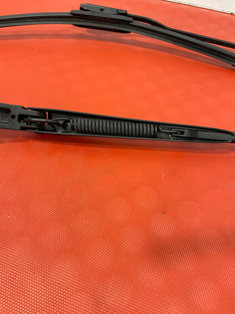 Peugeot Expert Citroen Dispatch WINDSCREEN WIPER ARMS AND BLADES (PAIR) P/N 9808465780 P/N 9808465680