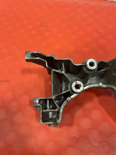 Peugeot Partner Vauxhall Vivaro Citroen Berlingo ALTERNATOR BRACKET 1.5 2020 P/N 9808696680