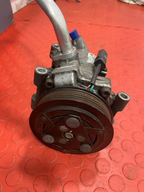 Citroen Berlingo/Peugeot Partner/Vauxhall Combo/Toyota Proace City AIR CONDITIONING PUMP W/ HOSE HDI 1.5 2019-2024 P/N 9810349980