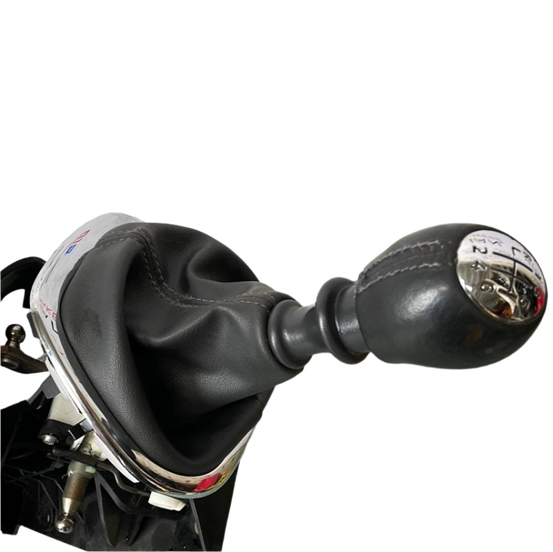 2017 Vauxhall Vivaro/Renault Trafic gear selector lever (6-speed)