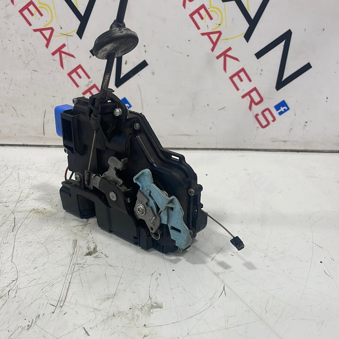 Volkswagen Caddy DRIVER SIDE FRONT DOOR LOCK AND CABLE 2013 P/N 3D2837016AB