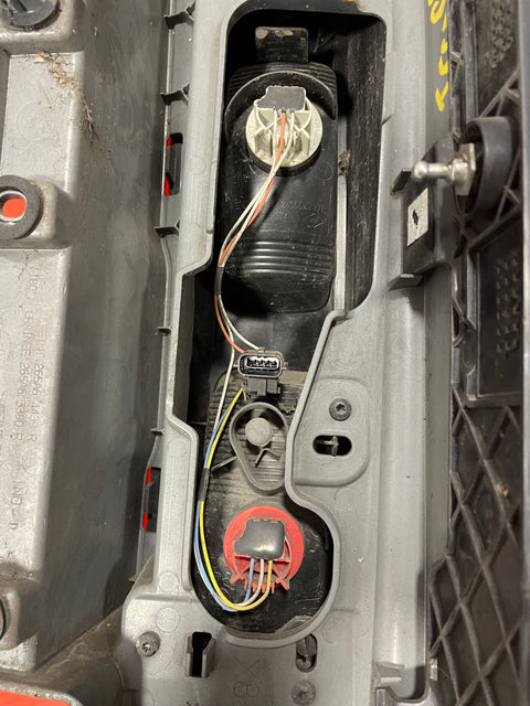 Renault Trafic/ Vauxhall Vivaro/ NV Primastar REAR TAILLIGHT ASSEMBLY MK2 2014-2019 P/N 265A66978