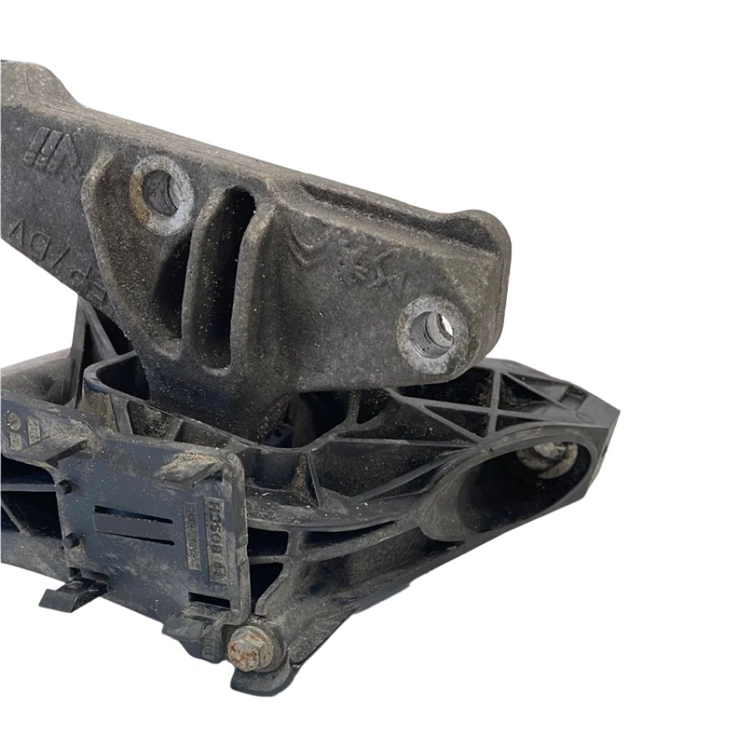Citroen Berlingo/Peugeot Partner/Vauxhall Combo/Toyota Proace City ENGINE MOUNT O/S DRIVER'S SIDE 1.5  2019-2024 P/N 9820297580