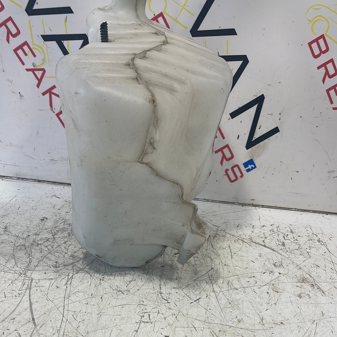 Renault Master WASHER FLUID BOTTLE (WITH PUMP)  2010-2018 P/N 2891000023R