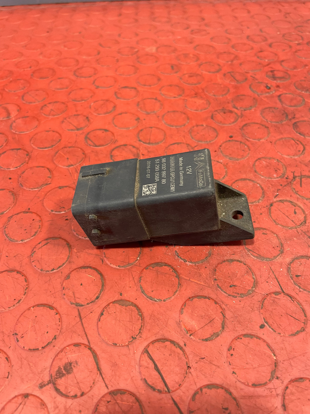 Citroen Berlingo/Peugeot Partner GLOW PLUG RELAY 1.6 2013-2018 P/N 9803299780