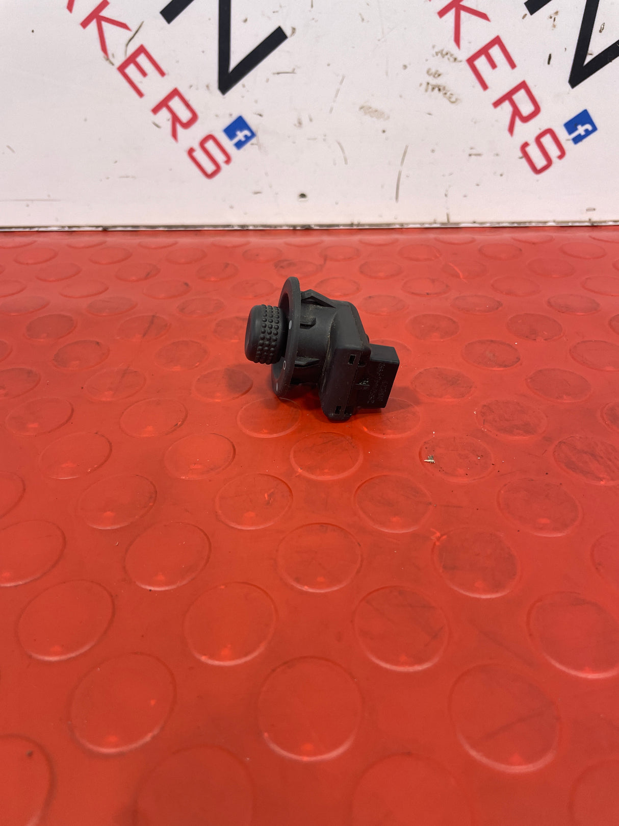 Renault Master WING MIRROR ADJUST KNOB SWITCH 2014 P/N 255784649R