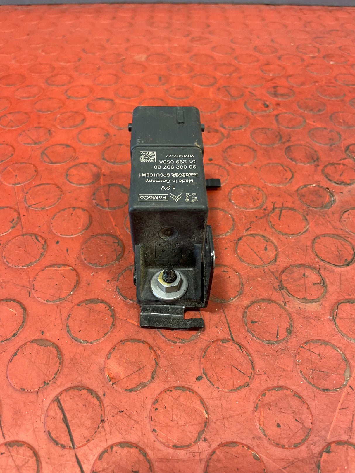 Citroen Berlingo/Peugeot Partner GLOW PLUG RELAY MODULE With BRACKET 2008-2018 P/N 9803299780 - 1