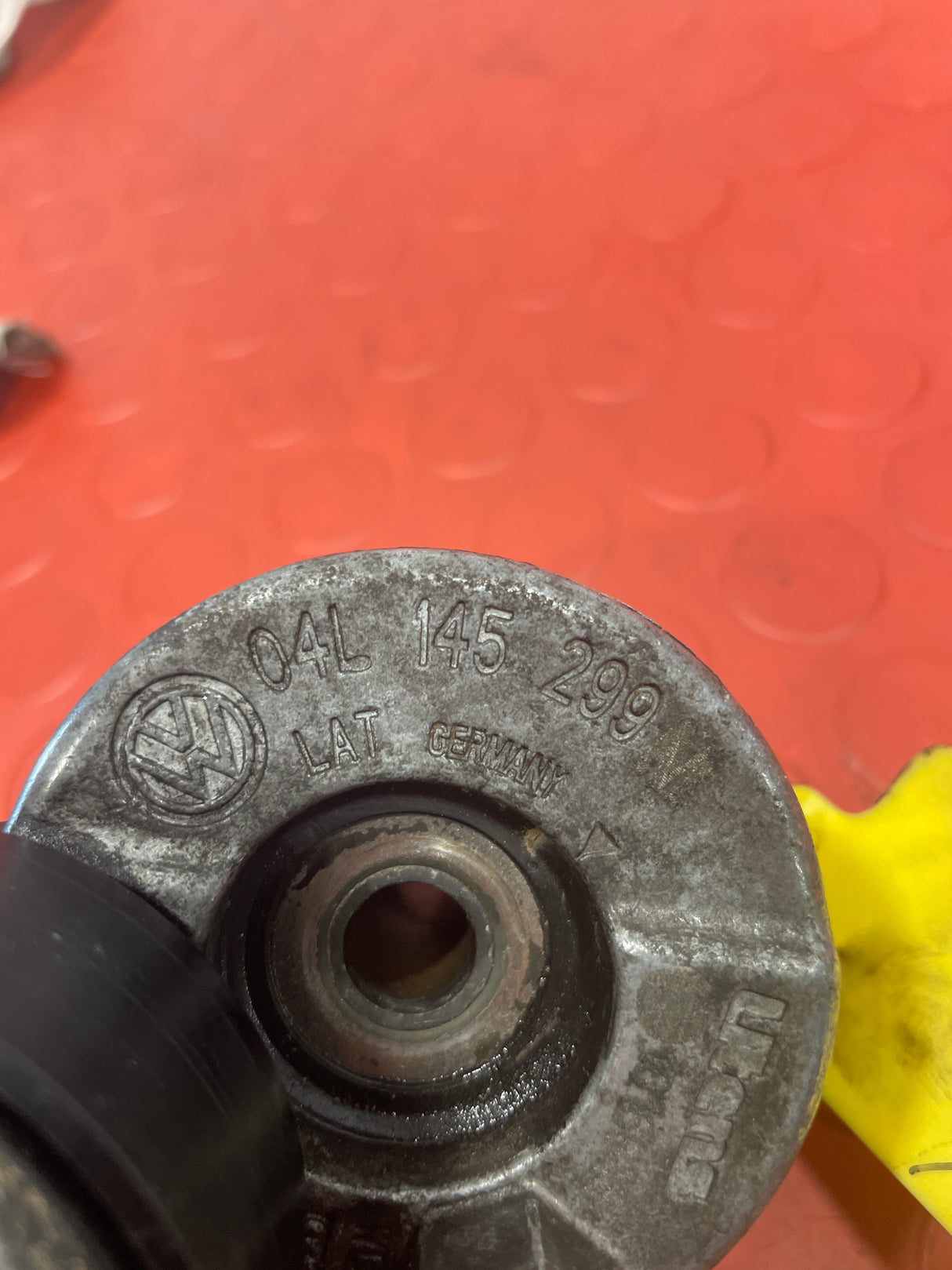 Volkswagen Crafter AUXILIARY BELT TENSIONER 2017-2023 2.0L P/N 04L145299