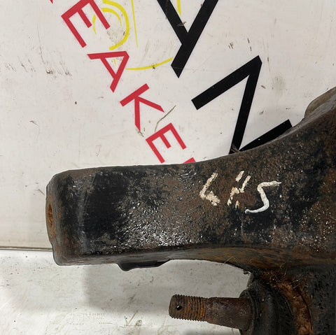 John Deere Gator FRONT PASSENGER SIDE HUB AND CALLIPER 2013 P/N M158323