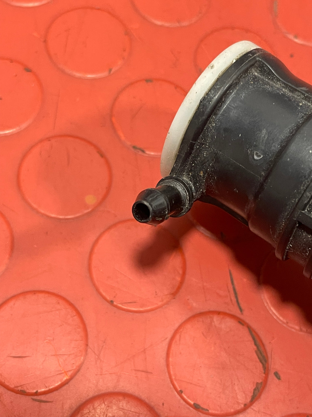 Citroen Berlingo/Peugeot Partner/Vauxhall Combo/Toyota Proace City WINDSCREEN WASHER PUMP 2018-2025 P/N 9811794980