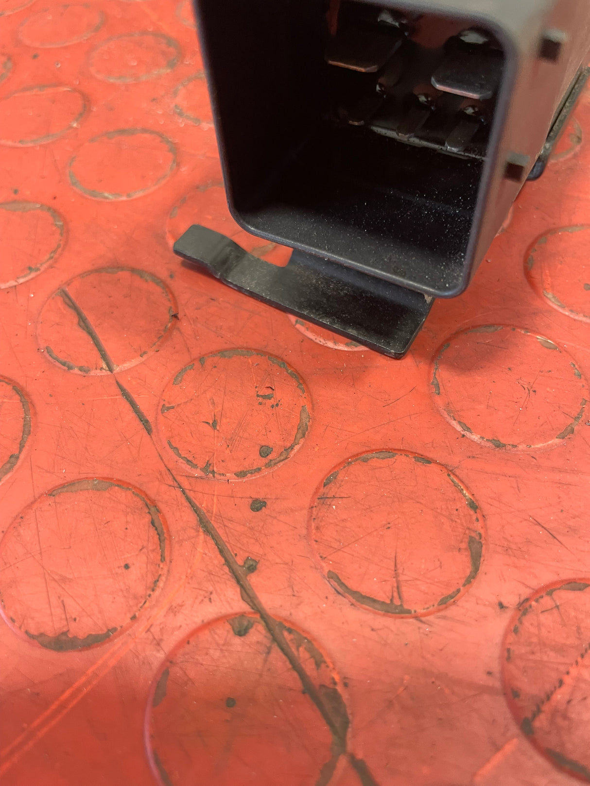 Citroen Berlingo/Peugeot Partner GLOW PLUG RELAY MODULE With BRACKET 2008-2018 P/N 9803299780 - 1