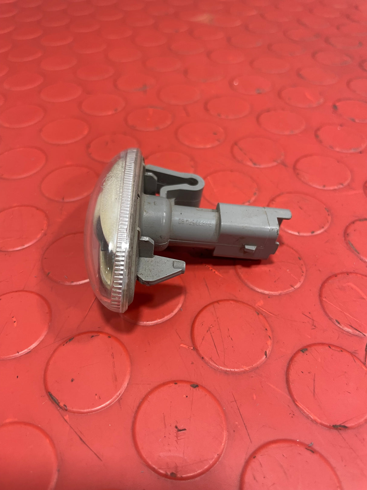 Citroen/Peugeot SIDE INDICATOR REPEATER LIGHT LAMP 2008-2018 P/N 9680057480