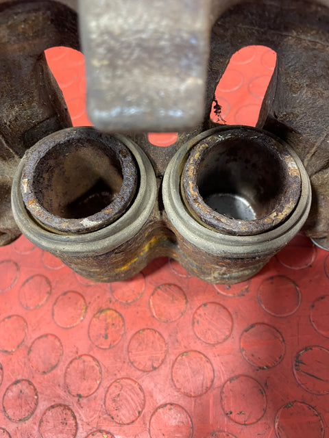 Mercedes Sprinter/Volkswagen Crafter FRONT BRAKE CALIPER Passenger Side BREMBO P/N A0044205783