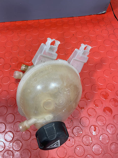 Citroen Dispatch/Peugeot Expert/Vauxhall Vivaro COOLANT EXPANSION TANK 2019-2023 P/N 9821049380