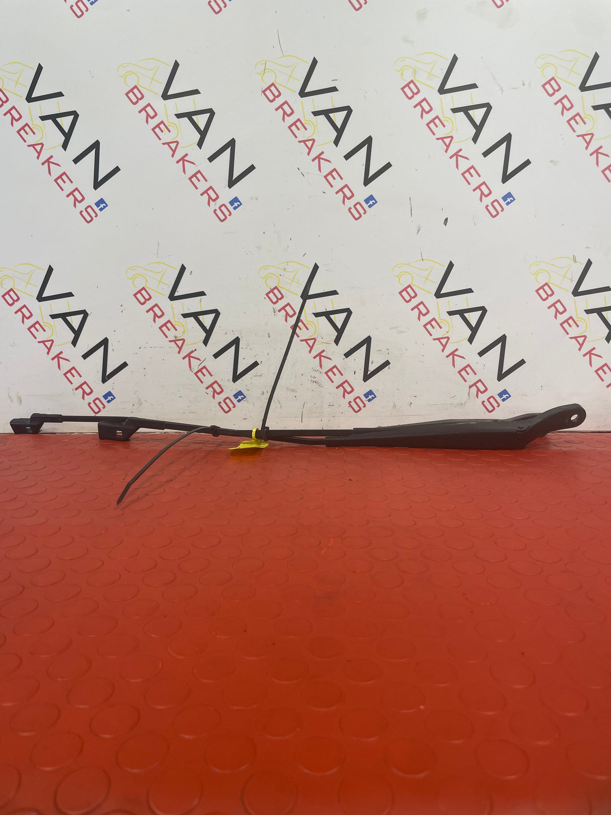 Citroen Berlingo/Peugeot Partner WINDSCREEN WIPERS (PAIR) No Blades 2008-2018   P/N 9682975280 - 1