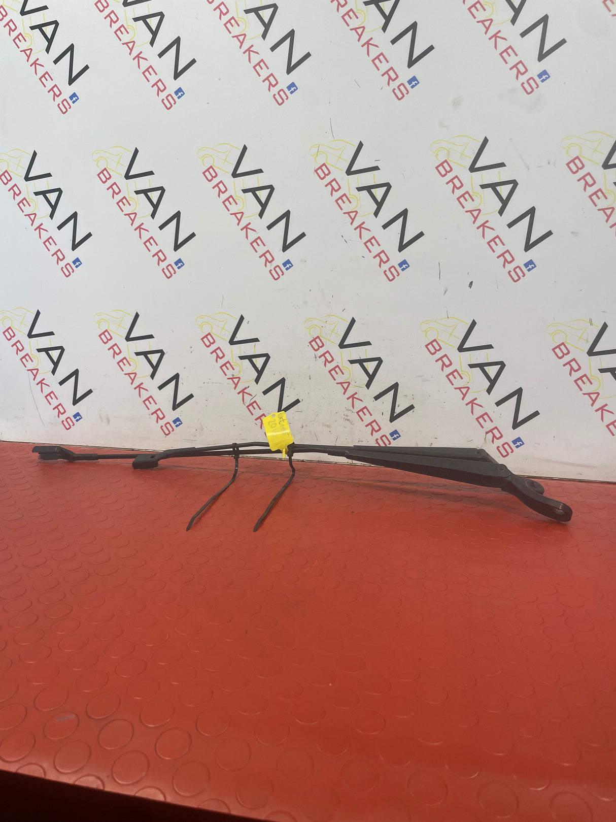 Citroen Berlingo/Peugeot Partner WINDSCREEN WIPERS (PAIR) No Blades 2008-2018   P/N 9682975280 - 1