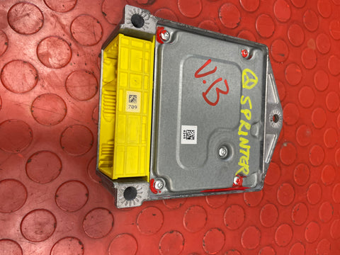 Mercedes Sprinter AIRBAG SENSOR/AIRBAG CONTROL MODULE P/N A9064461442