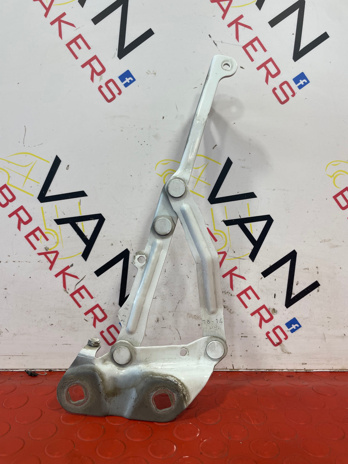 Ford Transit Custom MK8 BONNET HINGE RIGHT SIDE DRIVERS  2013-2016 P/N BK2116800AD