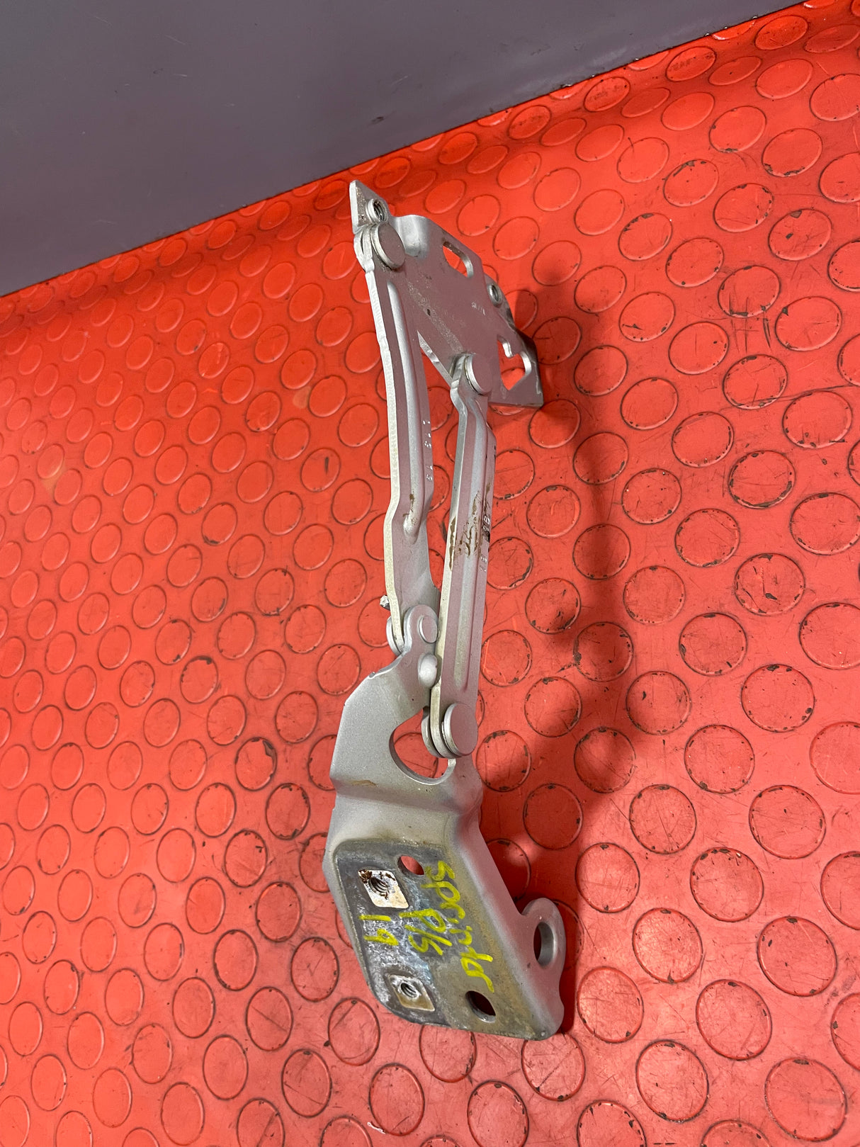 Mercedes Sprinter BONNET HINGE Passenger's Side LH 2019 P/N A9108803000