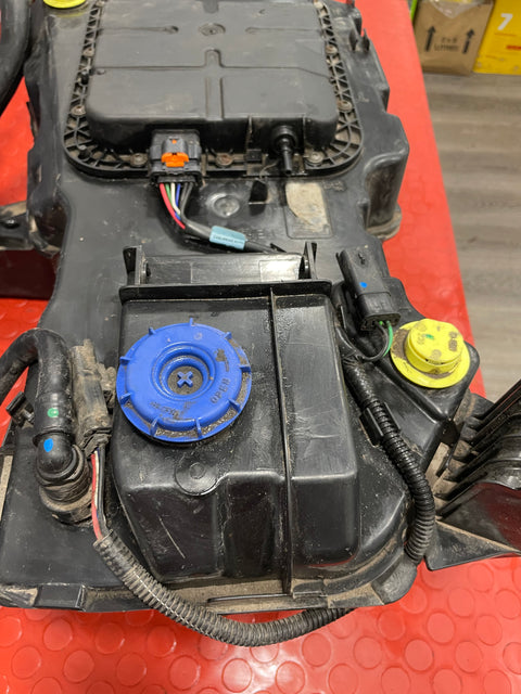 Citroen Berlingo/Peugeot Partner/Toyota Proace City/Vauxhall Combo ADBLUE TANK W/ FILLER HOSE 2019-2024 P/N 9817601880 - 1