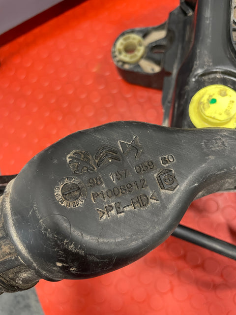 Citroen Berlingo/Peugeot Partner/Toyota Proace City/Vauxhall Combo ADBLUE TANK W/ FILLER HOSE 2019-2024 P/N 9817601880 - 1