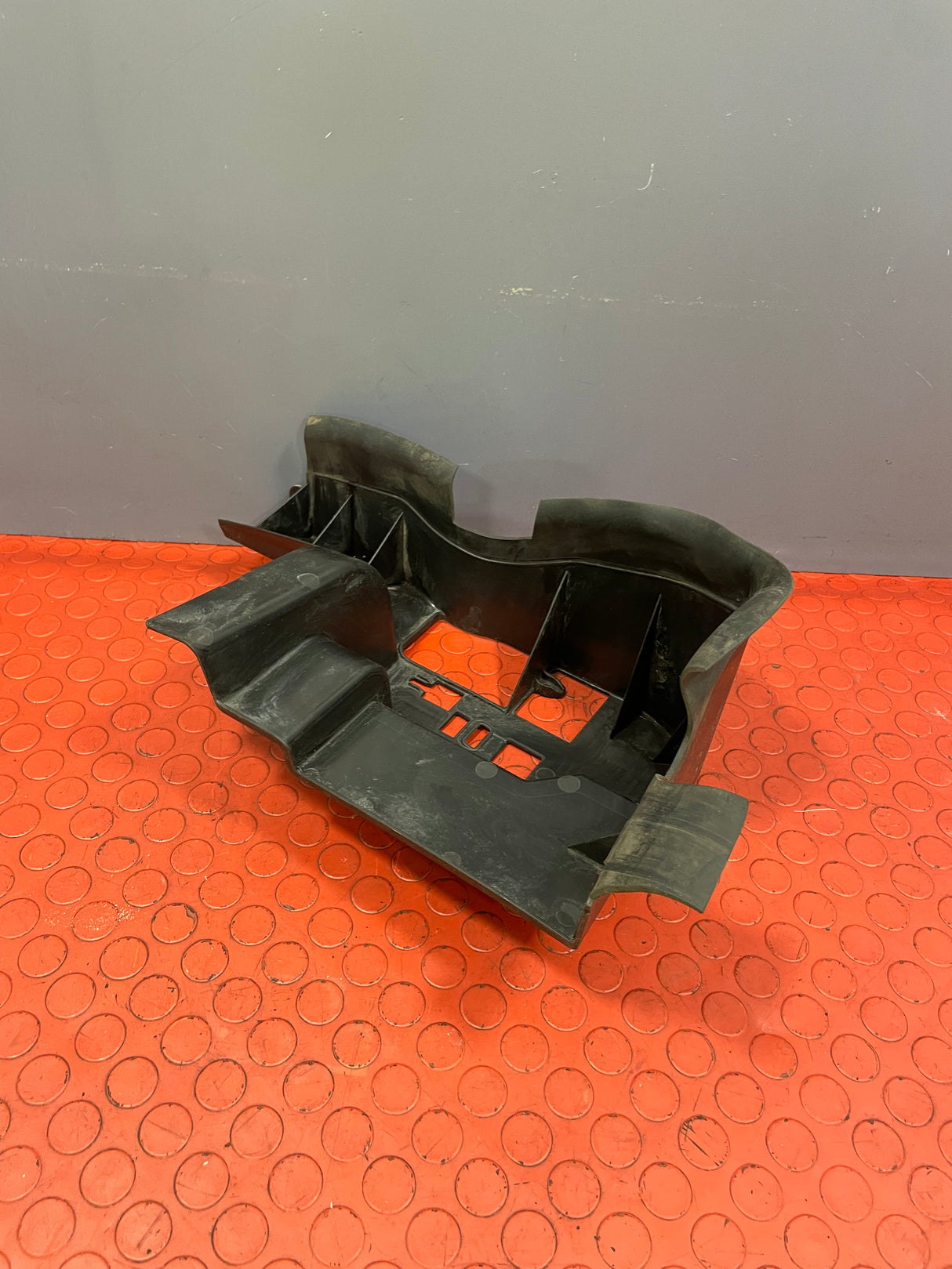 Mercedes Sprinter FRONT RIGHT AIR DUCT GUIDE 2019 P/N A9108804600