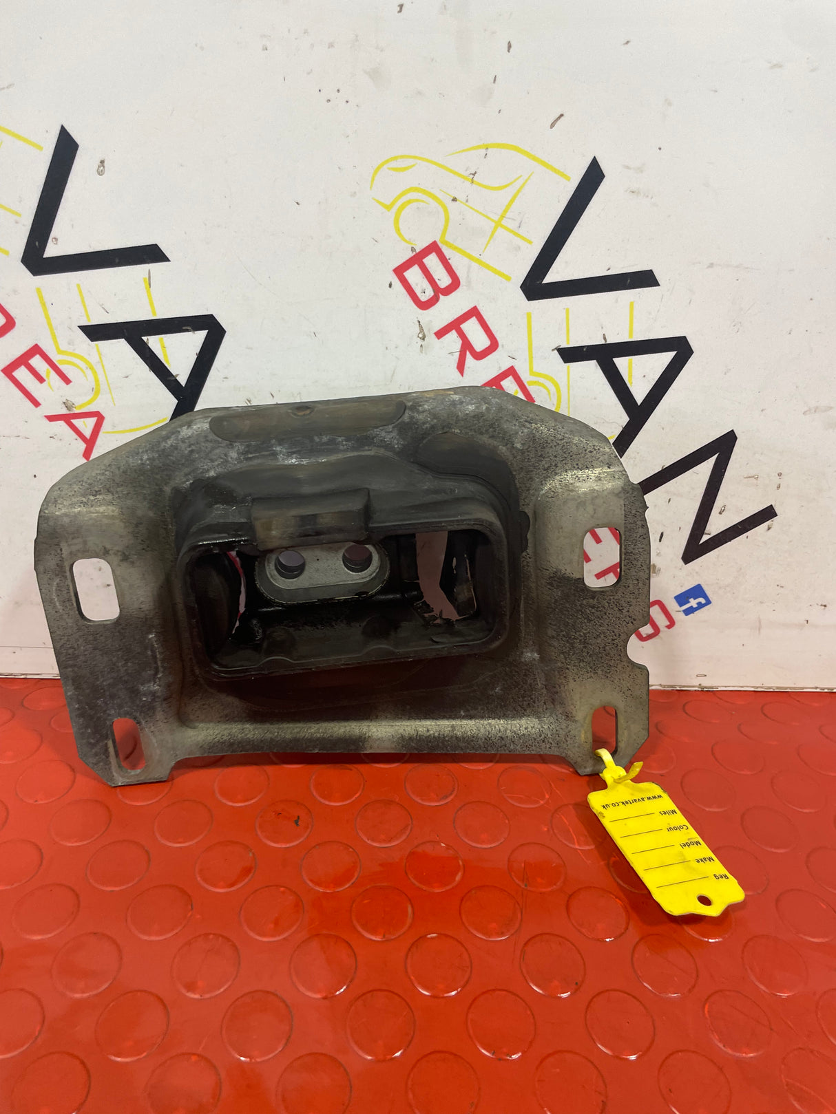 Citroen Dispatch/Peugeot Expert/Vauxhall Vivaro/Toyota Proace/Fiat Scudo GEARBOX MOUNT 2.0 2016-2024 P/N 9821257480