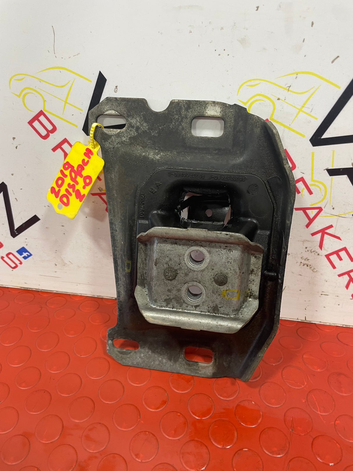 Citroen Dispatch/Peugeot Expert/Vauxhall Vivaro/Toyota Proace/Fiat Scudo GEARBOX MOUNT 2.0 2016-2024 P/N 9821257480