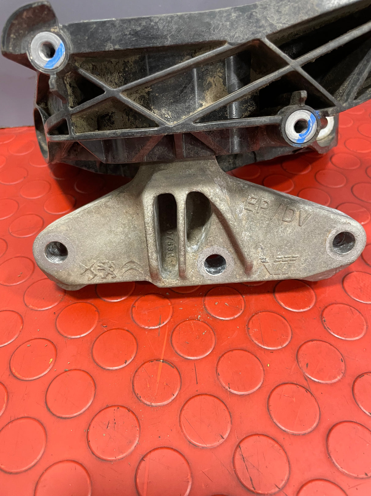 Citroen Berlingo/Peugeot Partner/Vauxhall Combo/Toyota Proace City ENGINE MOUNT O/S DRIVER'S SIDE 1.5  2019-2024 P/N 9820297580