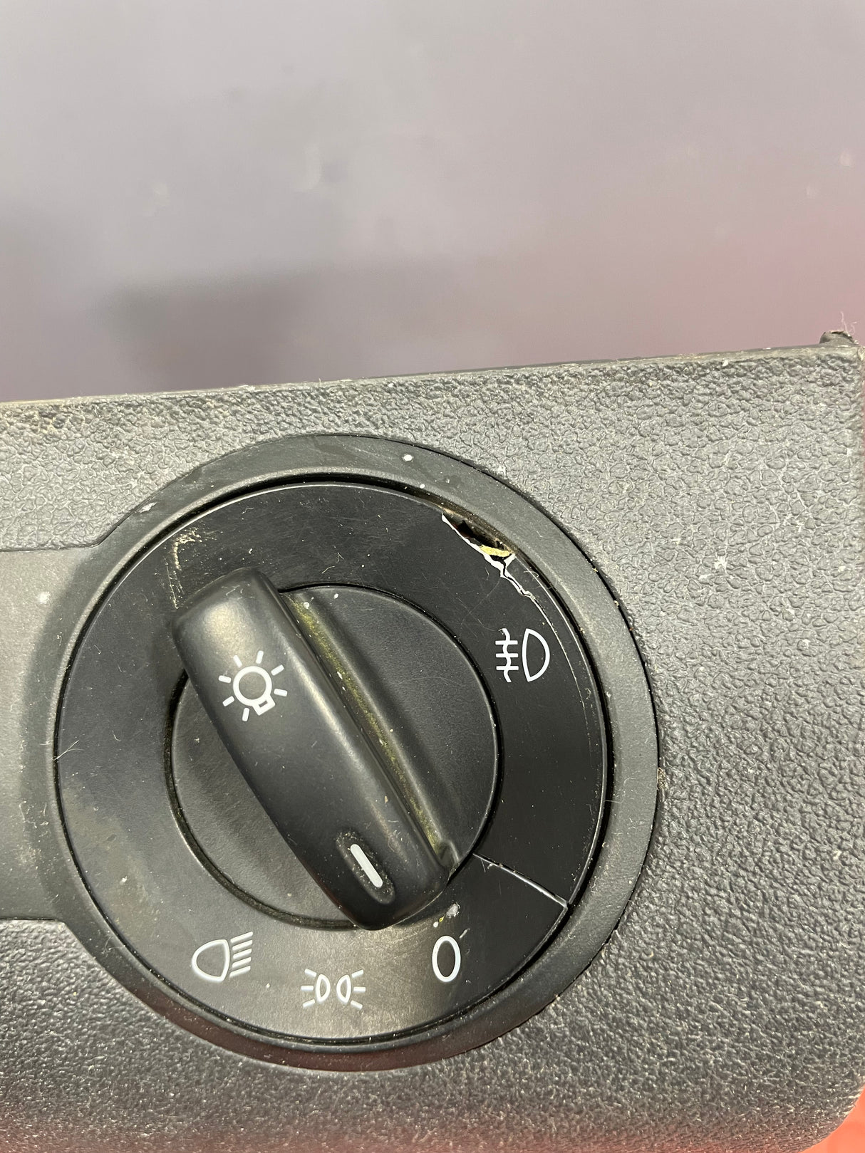 Volkswagen Caddy LOWER DASHBOARD DRIVER SIDE PANEL MK3 2013 P/N 2K6858365