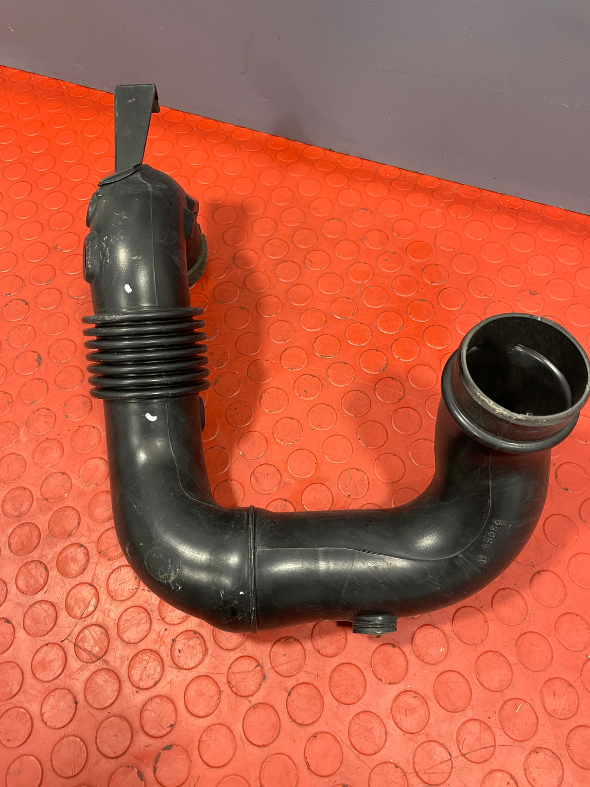 Renault Master/Vauxhall Movano/Nissan NV400  AIR INTAKE HOSE PIPE 2010-2021 2.3 DTI P/N 165554107R
