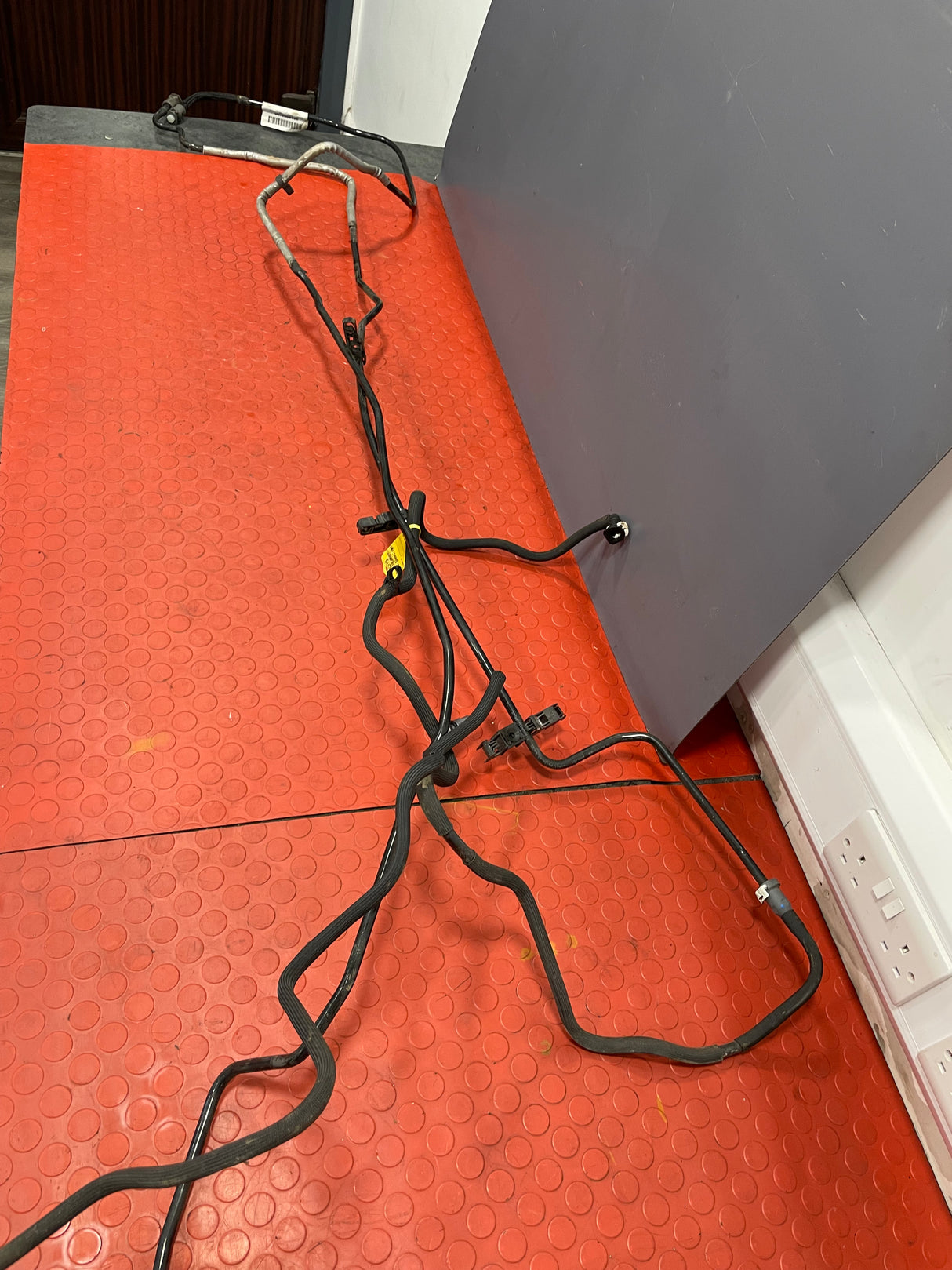 Citroen Berlingo/Peugeot Partner/Toyota Proace City/Vauxhall Combo COMPLETE FUEL LINE PIPES 1.5 HDI 2019-2024 P/N 9829049780 / 9819959180