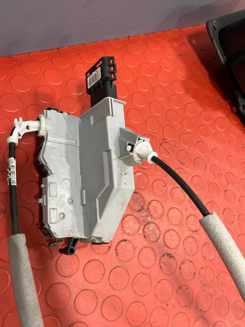 Citroen Dispatch/Peugeot Expert/Vauxhall Vivaro/Toyota Proace/Fiat Scudo SET OF SLIDING DOOR HANDLE,DOOR OPENER HOUSING, DOOR MECHANISM, PASSENGER SIDE 2016-2024 P/N 9812093480 / 1400018580