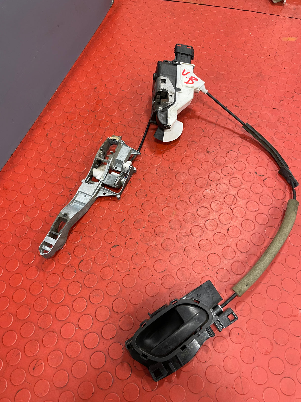 Citroen Berlingo/Peugeot Partner DRIVER SIDE FRONT INNER DOOR OPENER SET 2008-2018 P/N A01454 / 96555514XT