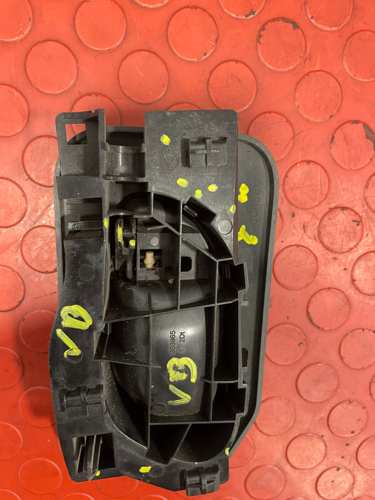 Vauxhall Vivaro/Citroen Dispatch/Peugeot Expert/Toyota Proace City/Fiat Scudo INNER DOOR OPENER DRIVER SIDE RH REAR P/N 1400047170