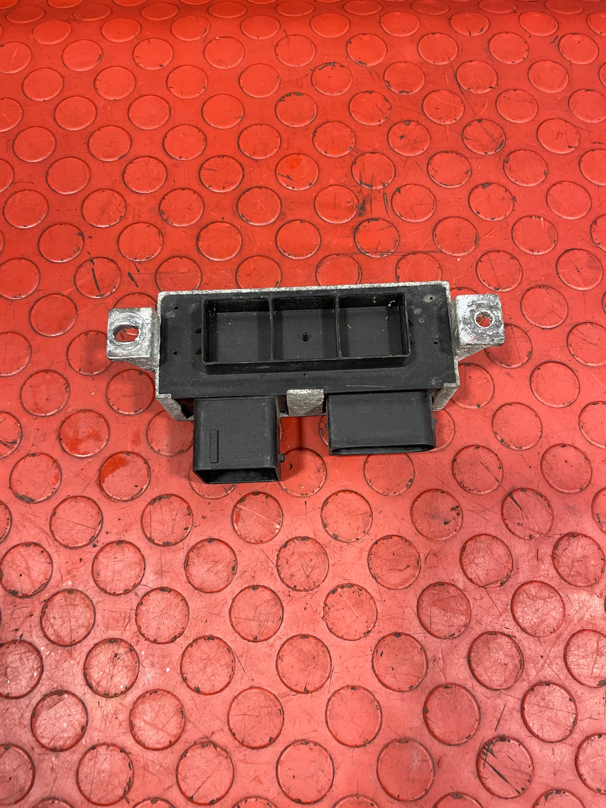 Renault Trafic/Vauxhall Vivaro/Nissan NV300 GLOW PLUG RELAY 2014-2019 P/N 271206395R