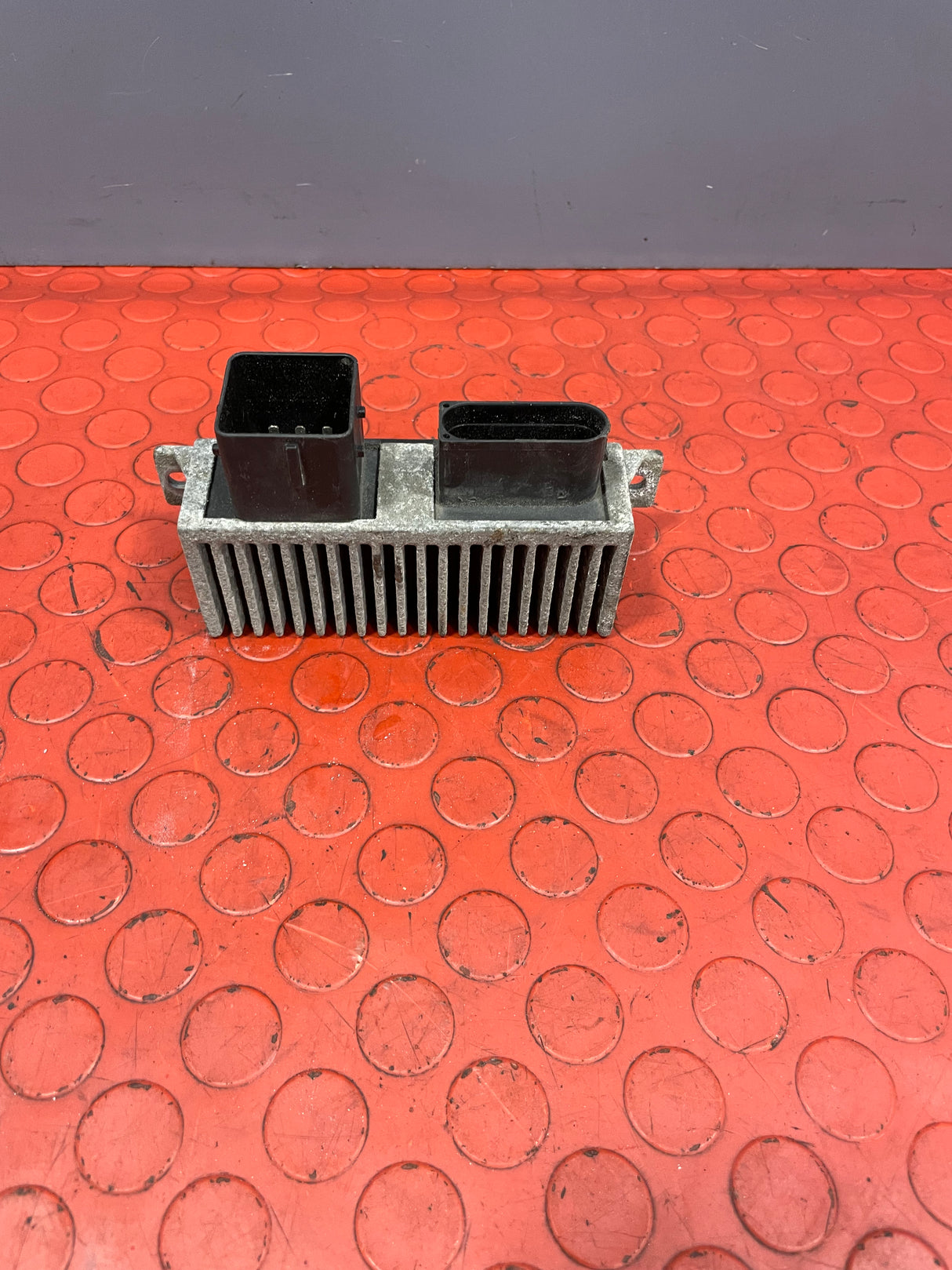 Renault Trafic/Vauxhall Vivaro/Nissan NV300 GLOW PLUG RELAY 2014-2019 P/N 271206395R