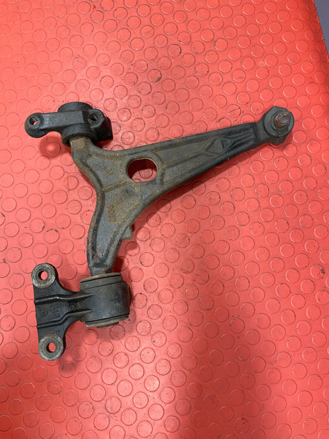 Citroen Dispatch/Peugeot Expert/Vauxhall Vivaro/Toyota Proace/Fiat Scudo WISHBONE CONTROL ARM Driver Side Right 2008-2016 P/N 3520R8 - 1 / R0052