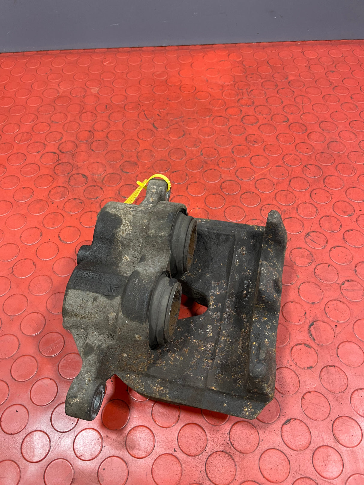 Volkswagen Crafter  2 POT PISTON BRAKE CALIPER Front Passenger's Side 2019 P/N 9A08 / 65589AF