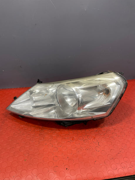 Citroen Dispatch/Peugeot Expert/Toyota Proace/Fiat Scudo HEADLIGHT Passenger's Side (1 Bulb Missing/Partly Yellowish Lens ) 2007-2016 P/N 89901163