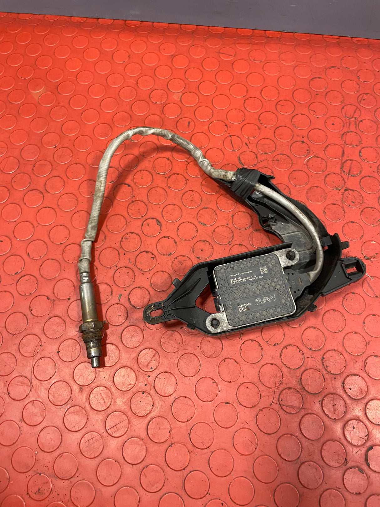 Citroen Berlingo/Peugeot Partner ADBLUE NOX SENSOR 1.6HDi 2016-2018 P/N 9821120980 / 9805369880-02