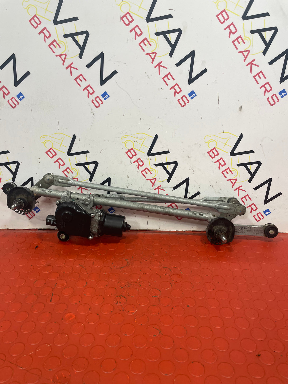 Nissan Navara WIPER LINKAGE AND MOTOR 2016  P/N 288004JA0A